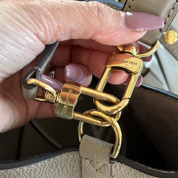 COPY - COPY - Louis Vuitton NéoNoé MM Bicolor Monogram Empreinte Leather - Picture 4 of 10